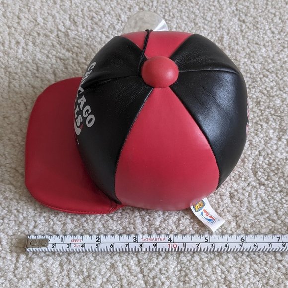 Chicago Bulls toy stuffed hat - Picture 3 of 8